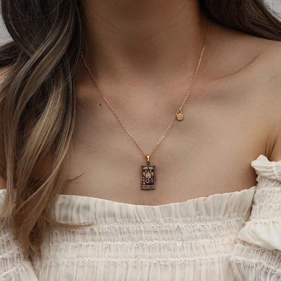 Zodiac Necklace | Gemini ♊️ - Picture 3 of 4